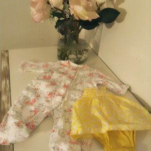 Bundle of two Newborn Jumpers 👣